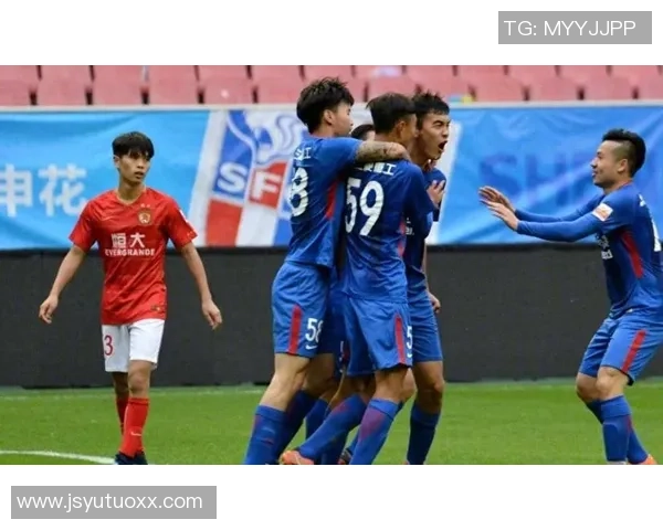 恒大与申花上半场补时四分钟激战引发球迷热议精彩瞬间回顾