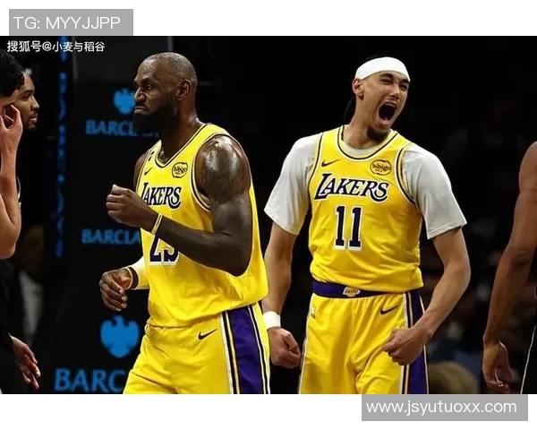 好歹吃饼才能一流!湖人先发中锋的体现肯定是对得起薪酬了? 好歹吃饼才能一流!湖人先发中锋的体现肯定是对得起薪酬了?